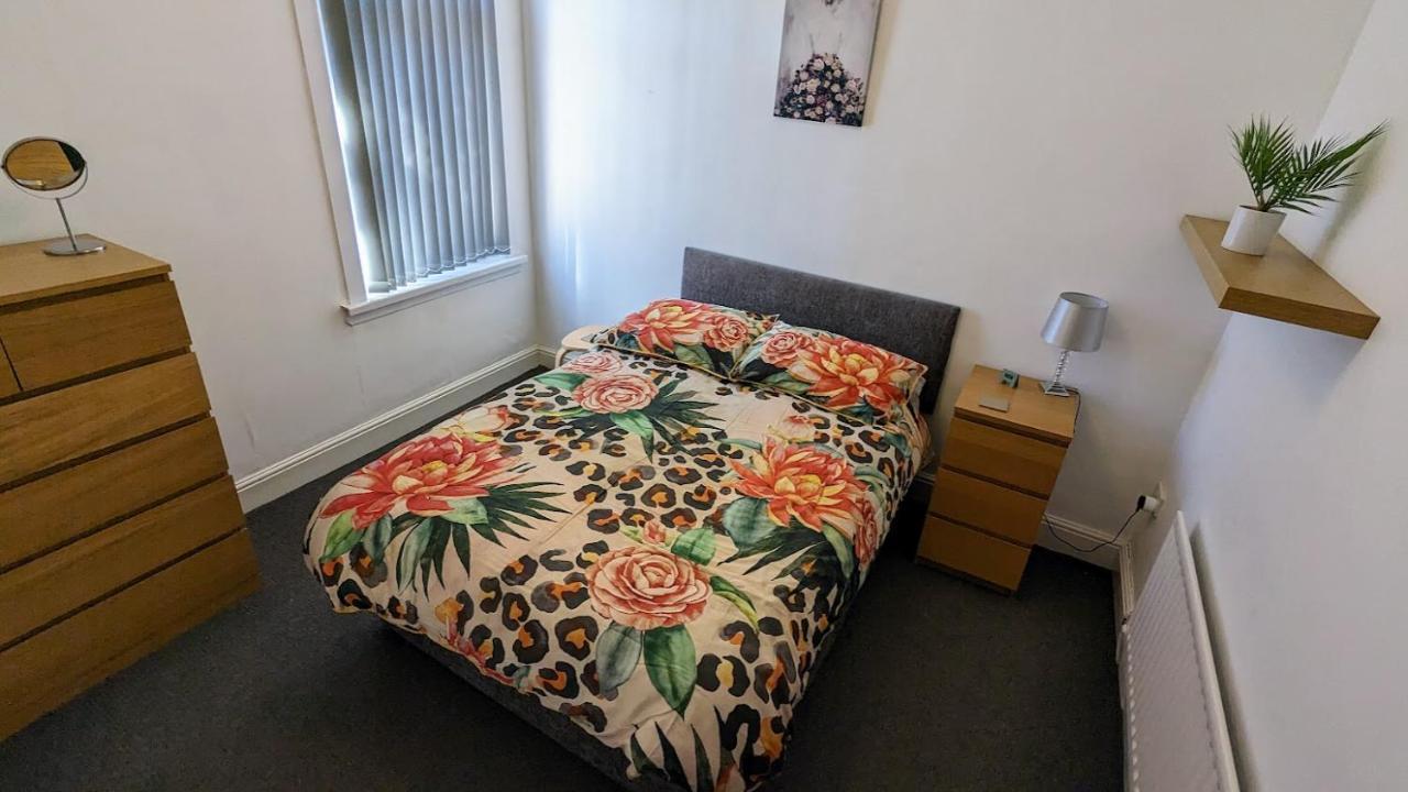 The Lawrence, 2 Bedroom Victorian House 레드카 외부 사진
